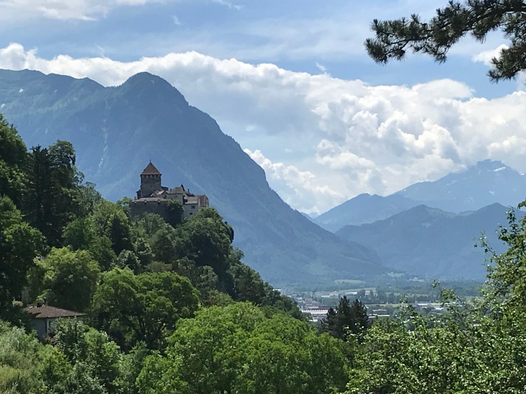 5BE7C048-947D-4031-A121-FA44E22EC9CE