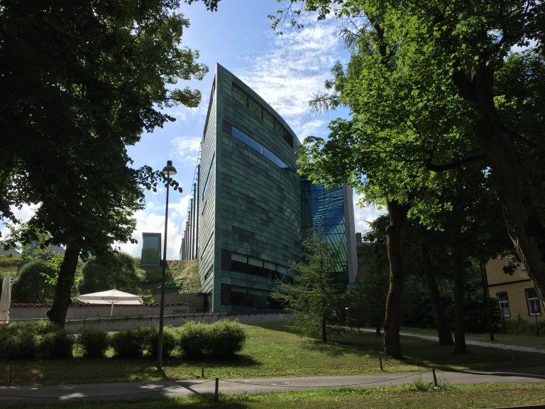 6BAE8164-DFC5-48B4-822F-7680CD95DFC2